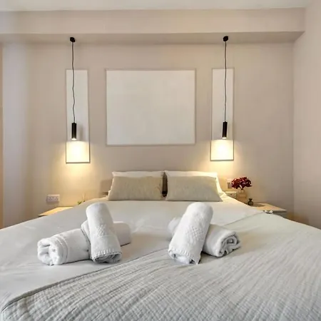 3br Escape Walk To Everything