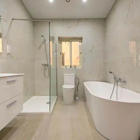 3br Escape Walk To Everything