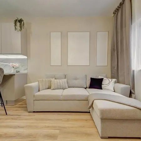 3br Escape Walk To Everything דירה *
