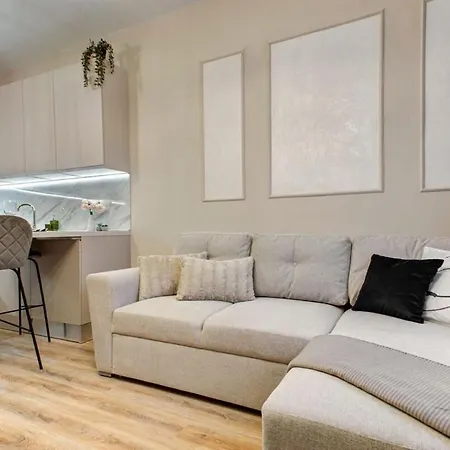 3br Escape Walk To Everything