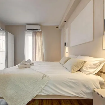 3br Escape Walk To Everything Lägenhet *