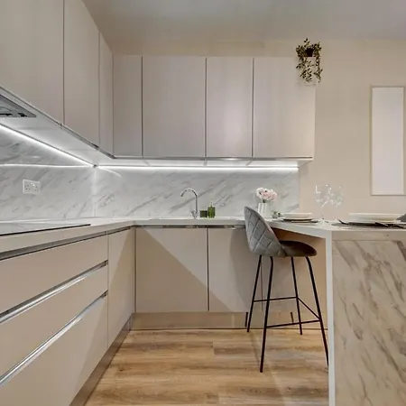 3br Escape Walk To Everything *