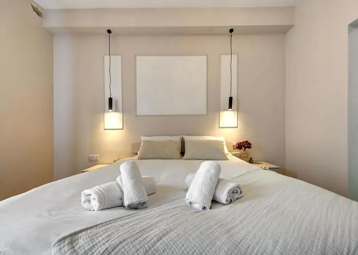 3br Escape Walk To Everything