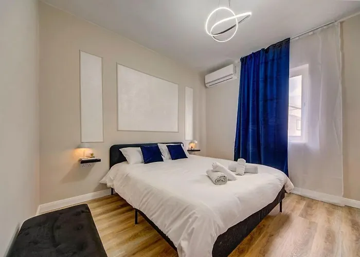 3br Escape Walk To Everything شقة